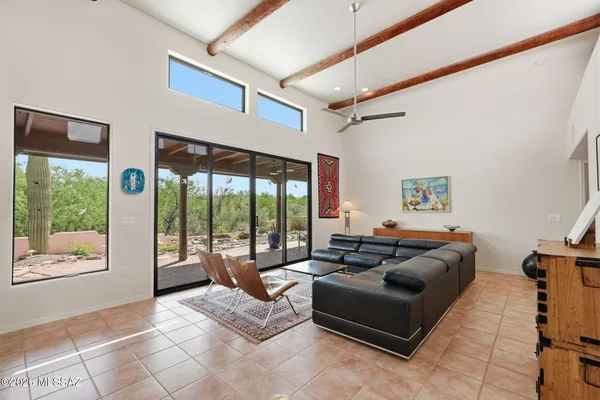 Property Slideshow image 2 of 39 | 1097 w corte del pintor, Green Valley, AZ, 85614