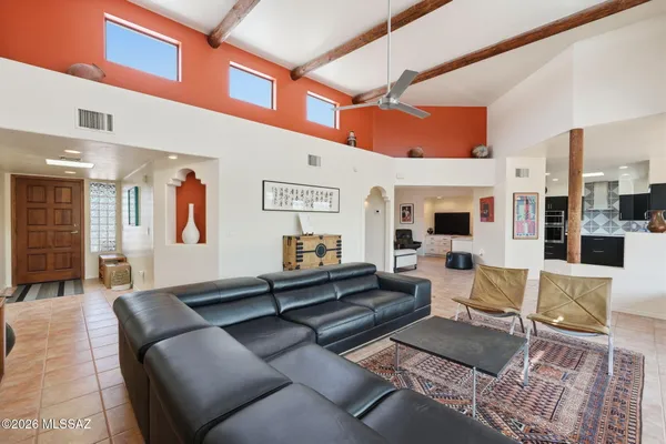 Property Slideshow image 3 of 39 | 1097 w corte del pintor, Green Valley, AZ, 85614