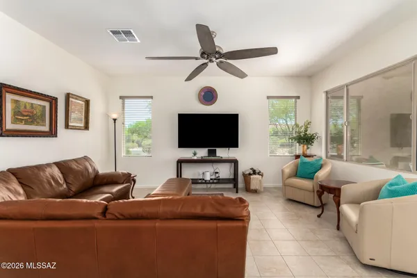 Property Slideshow image 3 of 39 | 1648 e horned lark dr, Green Valley, AZ, 85614