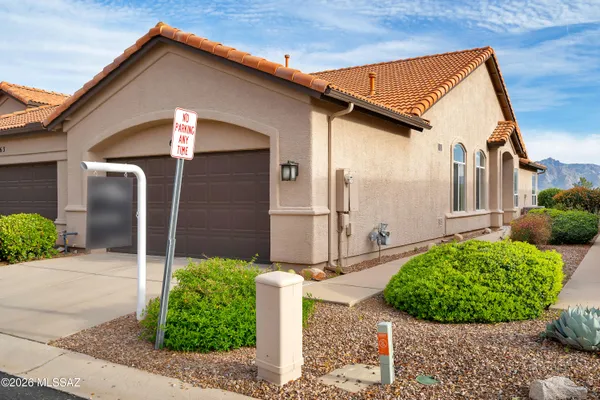 Property Slideshow image 2 of 41 | 64351 e wind ridge cir 20, Saddlebrooke, AZ, 85739