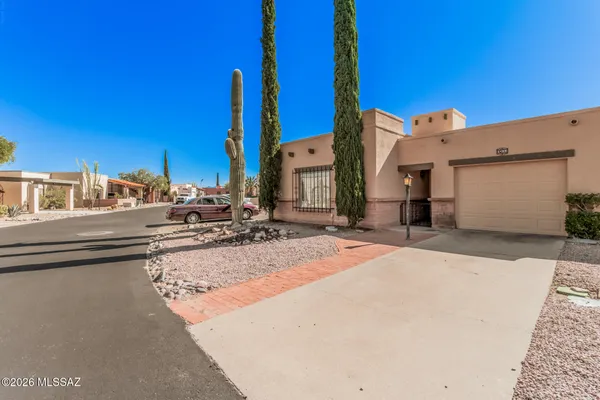 Property Slideshow image 2 of 25 | 1409 w calle mendoza, Green Valley, AZ, 85622