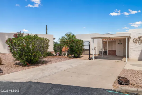 Property Slideshow image 2 of 21 | 320 n calle del lago, Green Valley, AZ, 85614