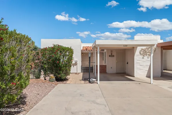 Property Slideshow image 2 of 21 | 320 n calle del lago, Green Valley, AZ, 85614