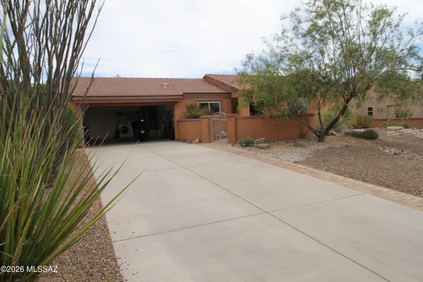 Property Slideshow image 3 of 24 | 2026 w via, Green Valley, AZ, 85622