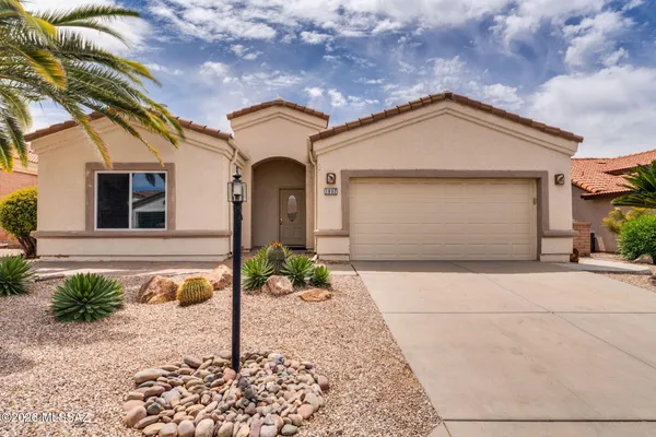 Property Slideshow image 2 of 52 | 1892 e canyon wren way, Green Valley, AZ, 85614