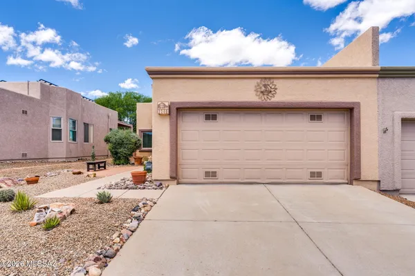 Property Slideshow image 2 of 49 | 2340 s orchard view dr, Green Valley, AZ, 85614