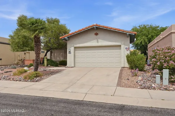 Property Slideshow image 2 of 35 | 1894 w amblemorn dr, Green Valley, AZ, 85622