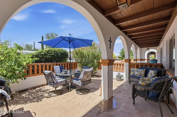 Property Slideshow image 2 of 41 | 189 s paseo sarta d, Green Valley, AZ, 85614