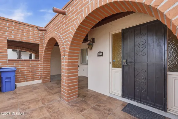 Property Slideshow image 2 of 32 | 65 n los olmos, Green Valley, AZ, 85614