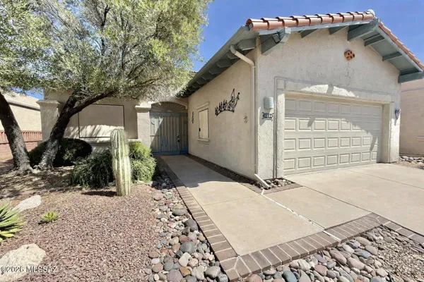 Property Slideshow image 3 of 35 | 1894 w amblemorn dr, Green Valley, AZ, 85622