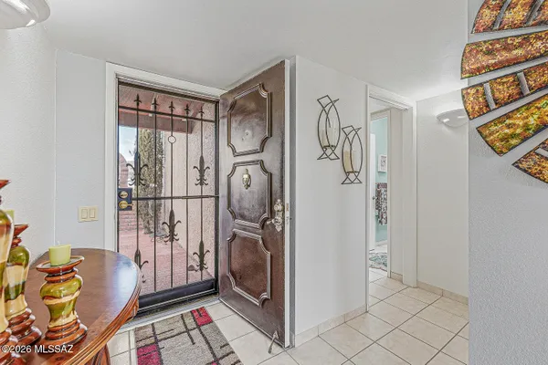 Property Slideshow image 3 of 46 | 569 w ocotillo pl, Green Valley, AZ, 85614