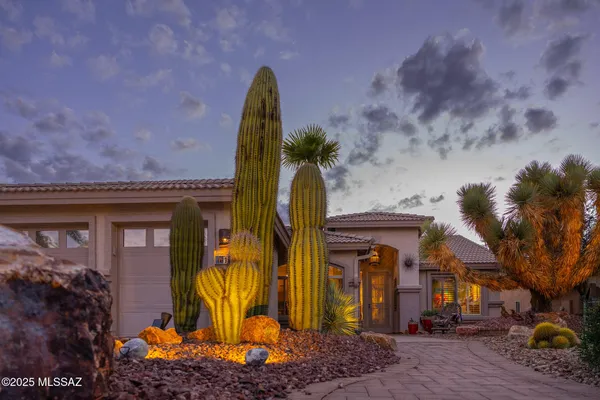 Property Slideshow image 3 of 50 | 1950 e desert lark ps e, Green Valley, AZ, 85614