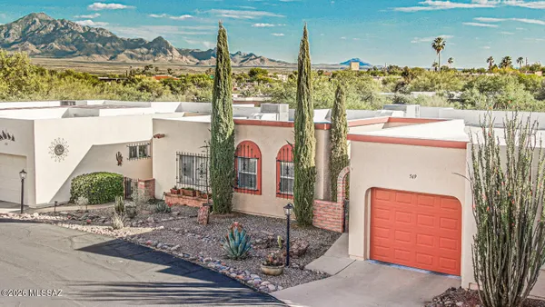 Property Slideshow image 2 of 46 | 569 w ocotillo pl, Green Valley, AZ, 85614