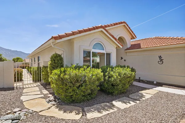 Property Slideshow image 3 of 50 | 64345 e round robin ln, Tucson, AZ, 85739