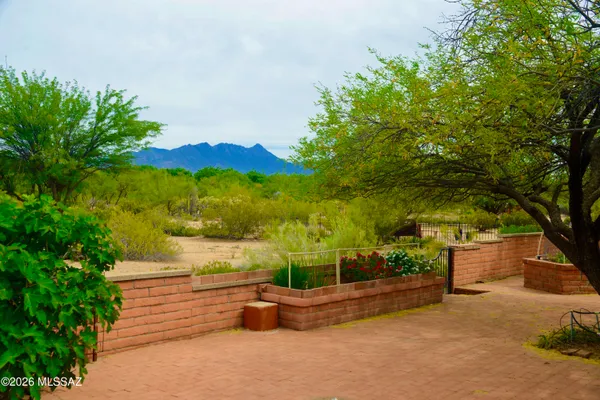 Property Slideshow image 2 of 50 | 747 s la huerta, Green Valley, AZ, 85614