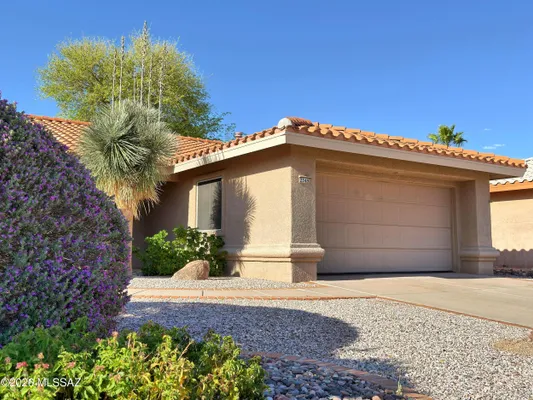 Property Slideshow image 3 of 28 | 2349 e agapanthus st, Oro Valley, AZ, 85755