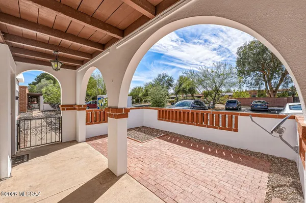 Property Slideshow image 2 of 26 | 329 s paseo tierra d, Green Valley, AZ, 85614
