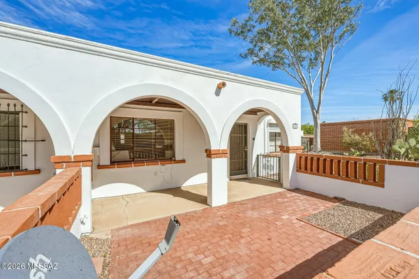 Property Slideshow image 3 of 26 | 329 s paseo tierra d, Green Valley, AZ, 85614