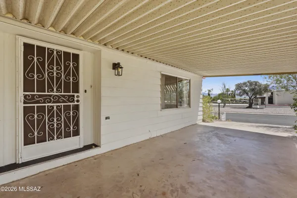 Property Slideshow image 3 of 34 | 134 w aliso dr, Green Valley, AZ, 85614