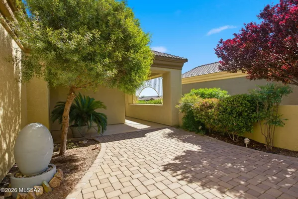 Property Slideshow image 2 of 40 | 2093 w escondido canyon dr, Green Valley, AZ, 85622