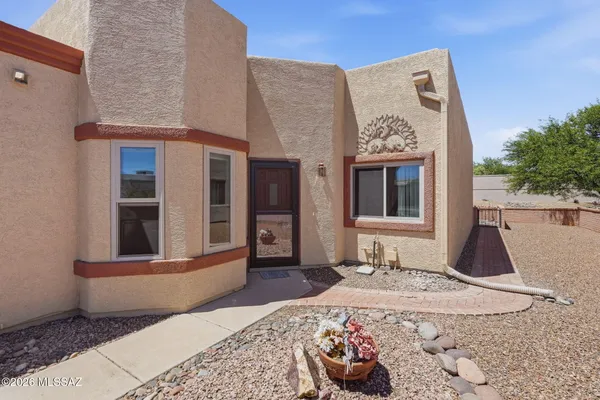 Property Slideshow image 2 of 33 | 2452 s orchard view dr, Green Valley, AZ, 85614