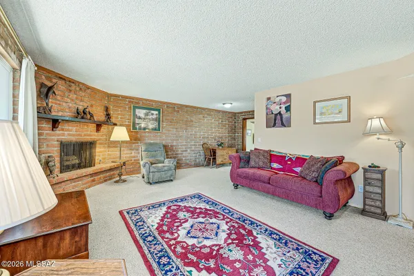 Property Slideshow image 2 of 40 | 333 e las granadas, Green Valley, AZ, 85614