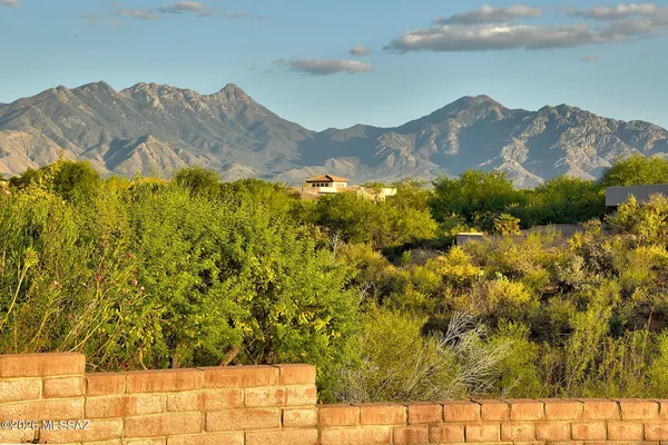 Property Slideshow image 2 of 22 | 810 e josephine canyon dr, Green Valley, AZ, 85614