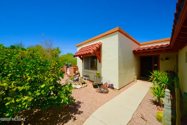Property Slideshow image 3 of 34 | 858 s camino guarina, Green Valley, AZ, 85614