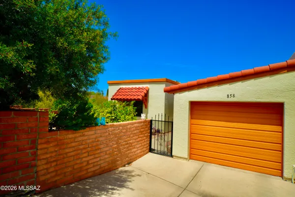 Property Slideshow image 2 of 34 | 858 s camino guarina, Green Valley, AZ, 85614