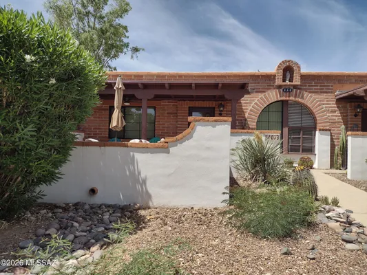 Property Slideshow image 2 of 23 | 360 s paseo pena b, Green Valley, AZ, 85614
