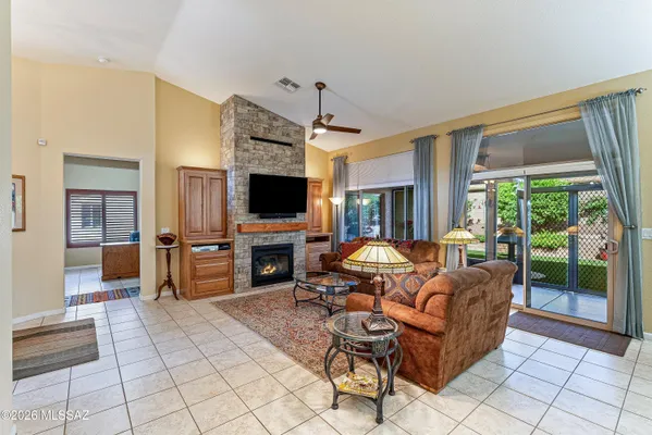 Property Slideshow image 3 of 29 | 826 n turquoise vista dr, Green Valley, AZ, 85614