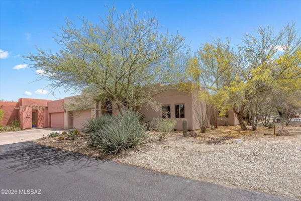 Property Slideshow image 2 of 43 | 13823 e langtry ln, Tucson, AZ, 85747