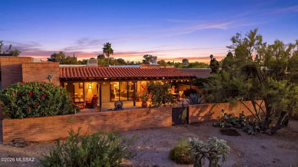 Property Slideshow image 3 of 49 | 1915 w hickory hollow ln, Tucson, AZ, 85704