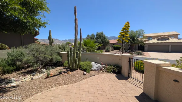 Property Slideshow image 2 of 26 | 62928 e harmony dr, Tucson, AZ, 85739