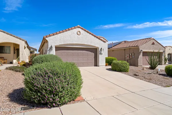 Property Slideshow image 2 of 27 | 468 w calle media luz, Sahuarita, AZ, 85629