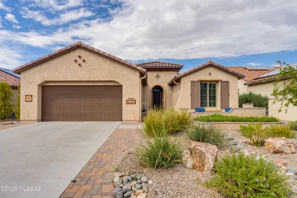 Property Slideshow image 2 of 50 | 2235 e thunderchief dr, Green Valley, AZ, 85614