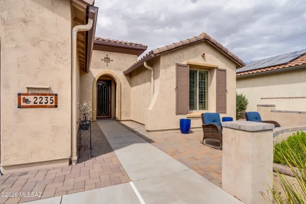 Property Slideshow image 3 of 50 | 2235 e thunderchief dr, Green Valley, AZ, 85614