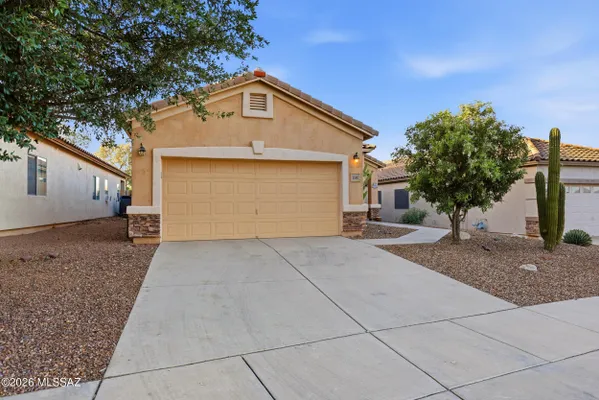 Property Slideshow image 3 of 32 | 1346 w via, Sahuarita, AZ, 85629
