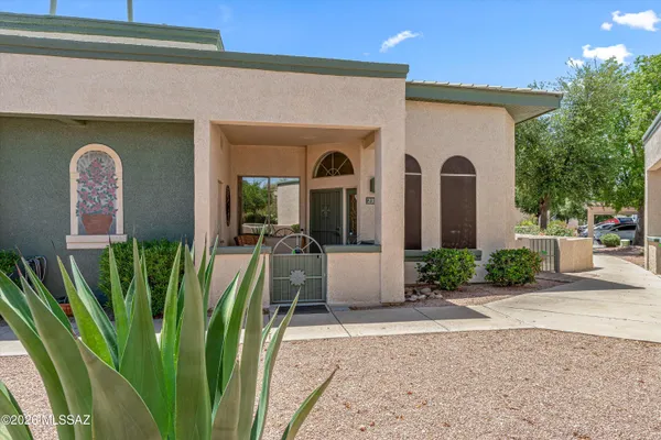 Property Slideshow image 2 of 28 | 2355 w via, Tucson, AZ, 85741