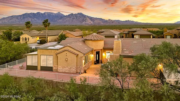 Property Slideshow image 2 of 22 | 1734 w acacia bluffs dr, Green Valley, AZ, 85622