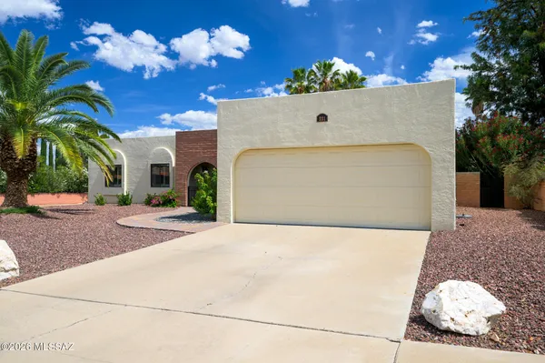 Property Slideshow image 3 of 48 | 221 w calle canon de faber, Green Valley, AZ, 85614