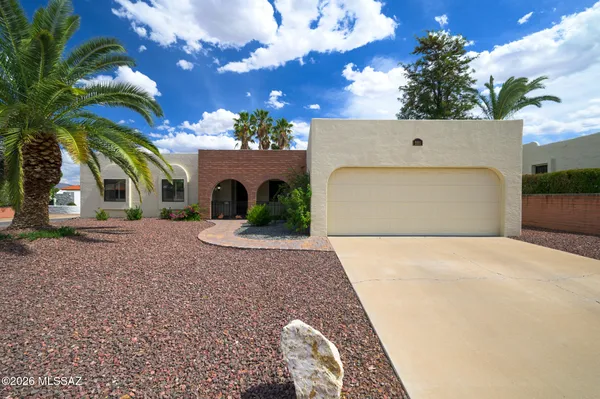 Property Slideshow image 2 of 48 | 221 w calle canon de faber, Green Valley, AZ, 85614