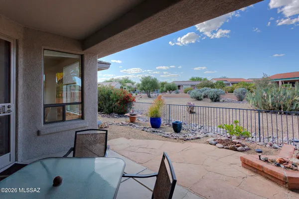 Property Slideshow image 2 of 35 | 1958 w amblemorn dr, Green Valley, AZ, 85622