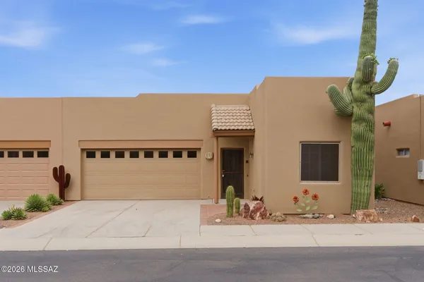 Property Slideshow image 2 of 25 | 860 w calle de la pelotita, Green Valley, AZ, 85614