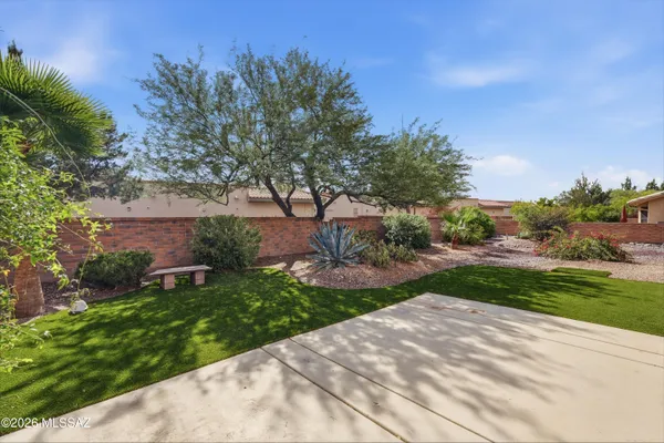 Property Slideshow image 2 of 39 | 14311 n choctaw dr, Oro Valley, AZ, 85755