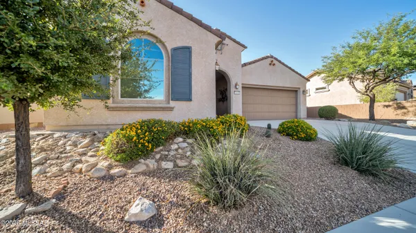 Property Slideshow image 2 of 50 | 14081 n bright angel trl, Marana, AZ, 85658