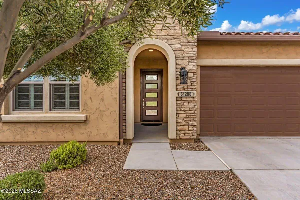Property Slideshow image 2 of 51 | 61288 e flint dr, Oracle, AZ, 85623
