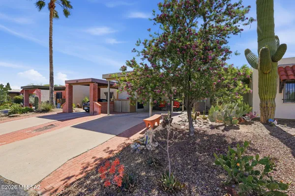 Property Slideshow image 3 of 27 | 261 n calle del lago, Green Valley, AZ, 85614