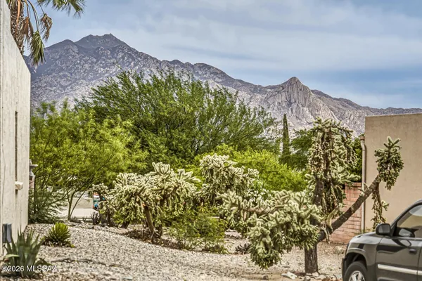 Property Slideshow image 2 of 50 | 2860 s camino el greco, Green Valley, AZ, 85622