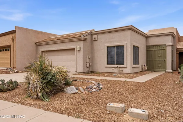 Property Slideshow image 2 of 40 | 2521 s pecan valley pl, Green Valley, AZ, 85614